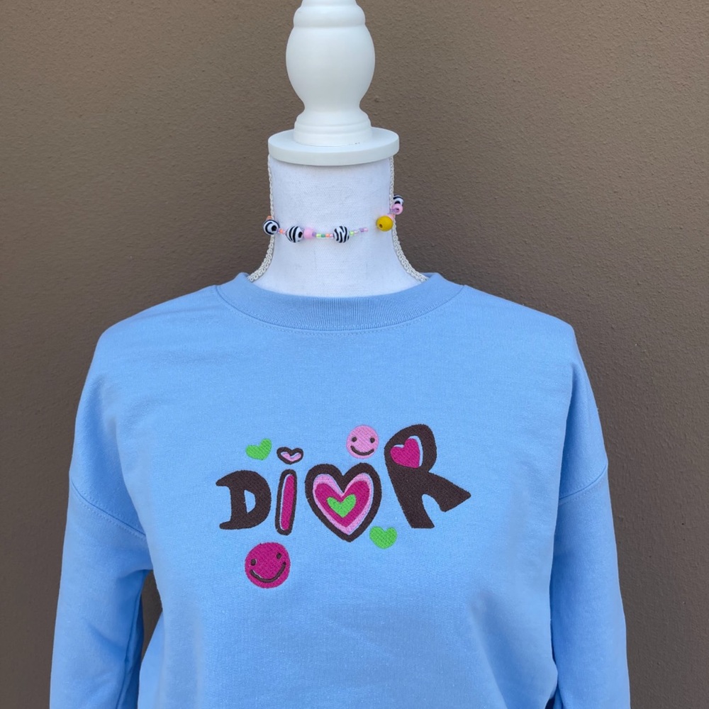 Trendy Embroidered Crewneck